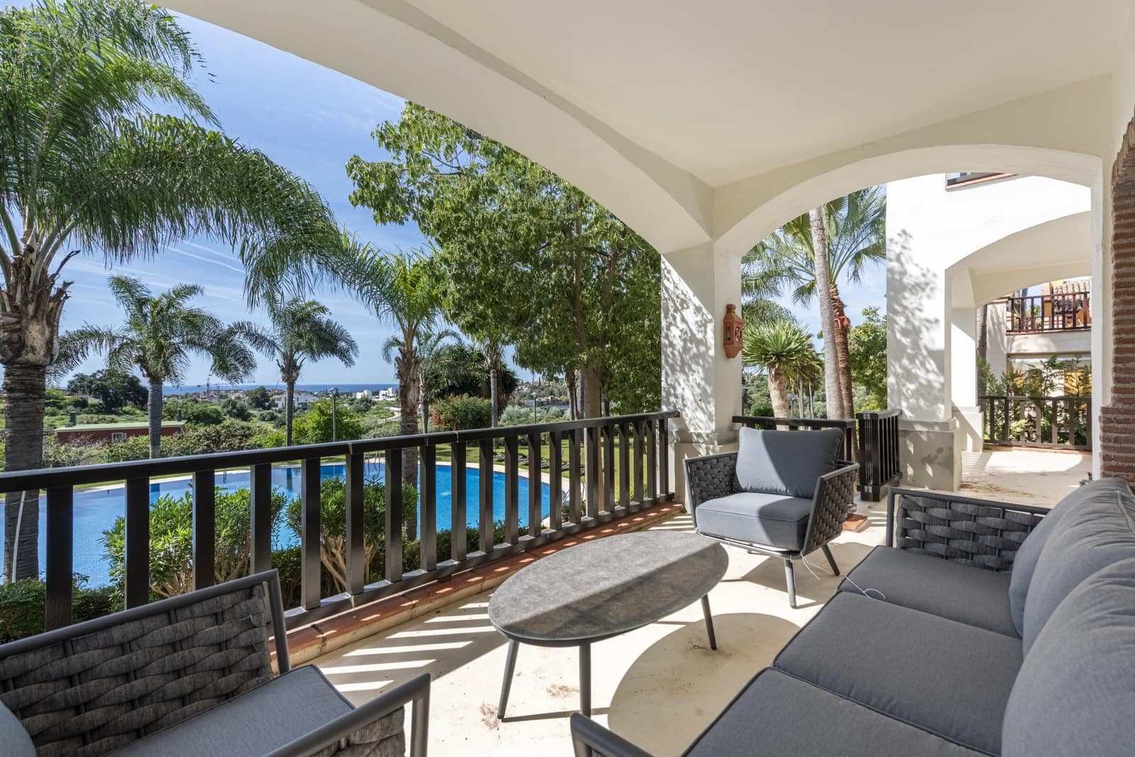 6 bedroom Villa for sale in Marbella with pool garage - € 2,420,000 (Ref: 8946855)