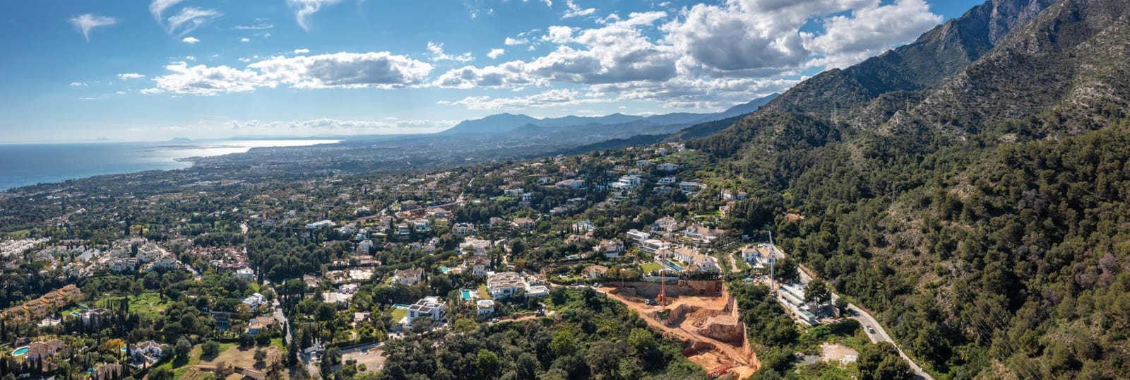 Building Plot for sale in Marbella - € 2,000,000 (Ref: 8946857)