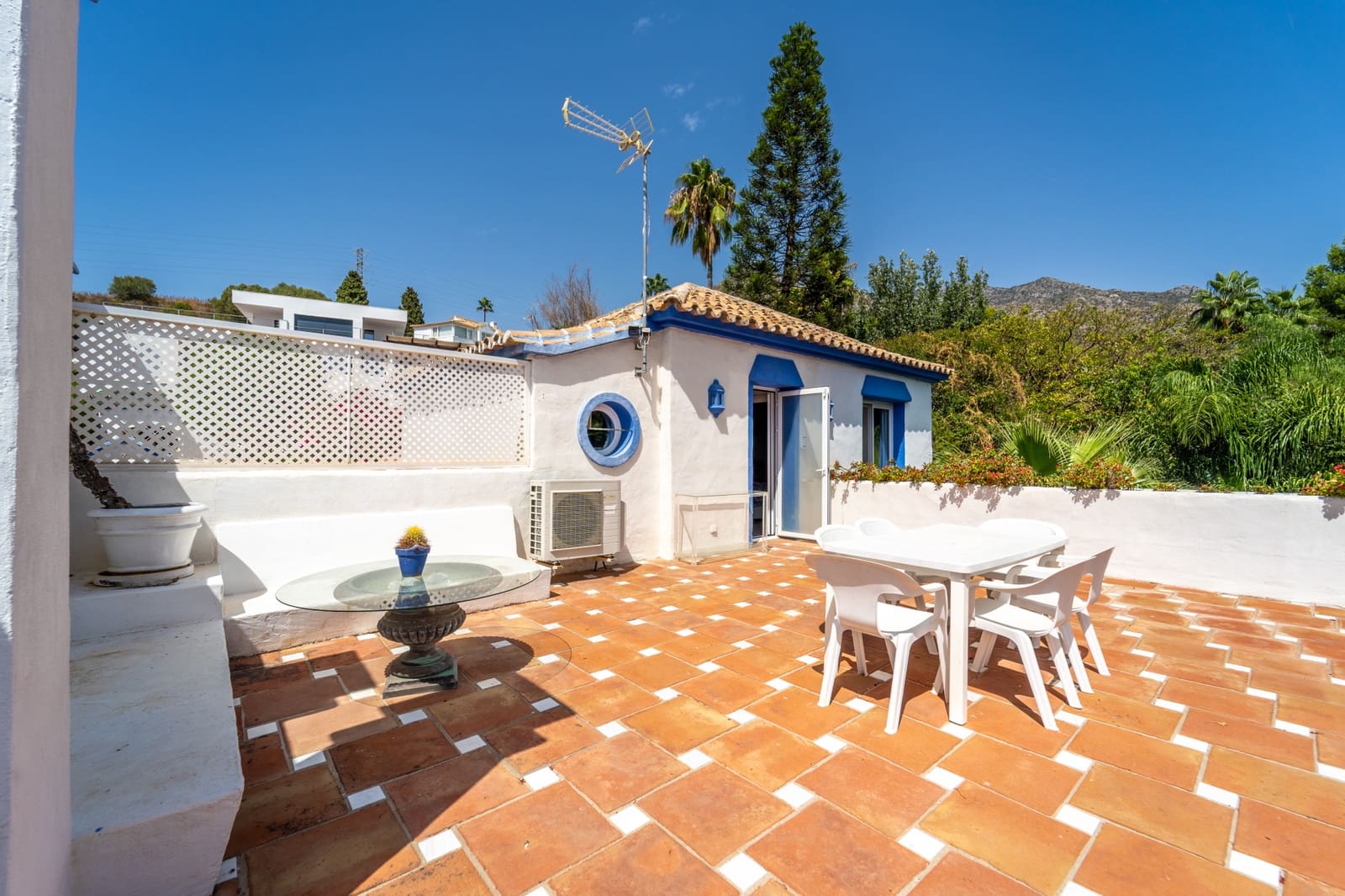 4 Zimmer Doppelhaus zu verkaufen in Marbella mit Pool Garage - 1.295.000 € (Ref: 8952716)