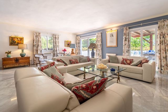 4 Zimmer Doppelhaus zu verkaufen in Marbella mit Pool Garage - 1.295.000 € (Ref: 8952716)