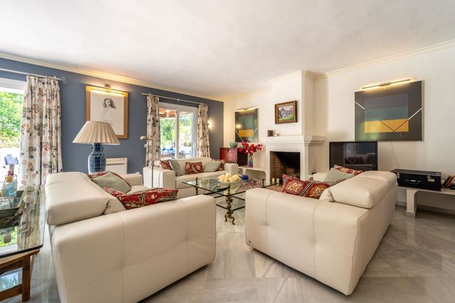 4 Zimmer Doppelhaus zu verkaufen in Marbella mit Pool Garage - 1.295.000 € (Ref: 8952716)