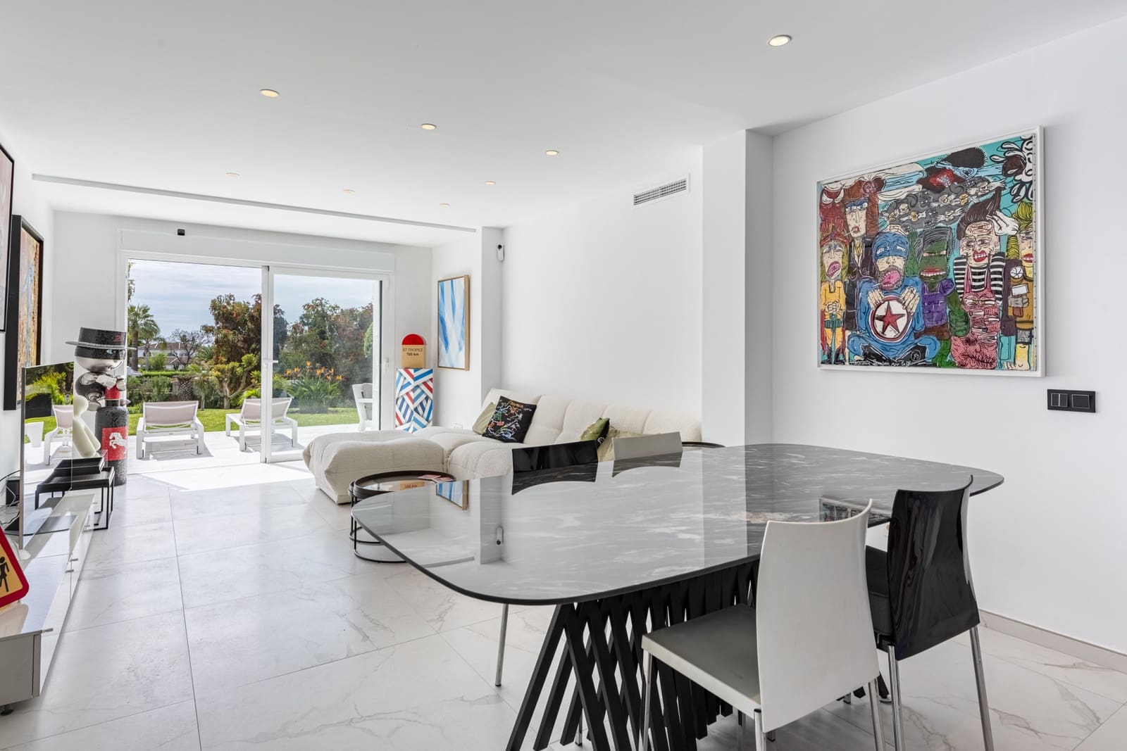 2 bedroom Apartment for sale in Marbella with pool garage - € 645,000 (Ref: 8957030)