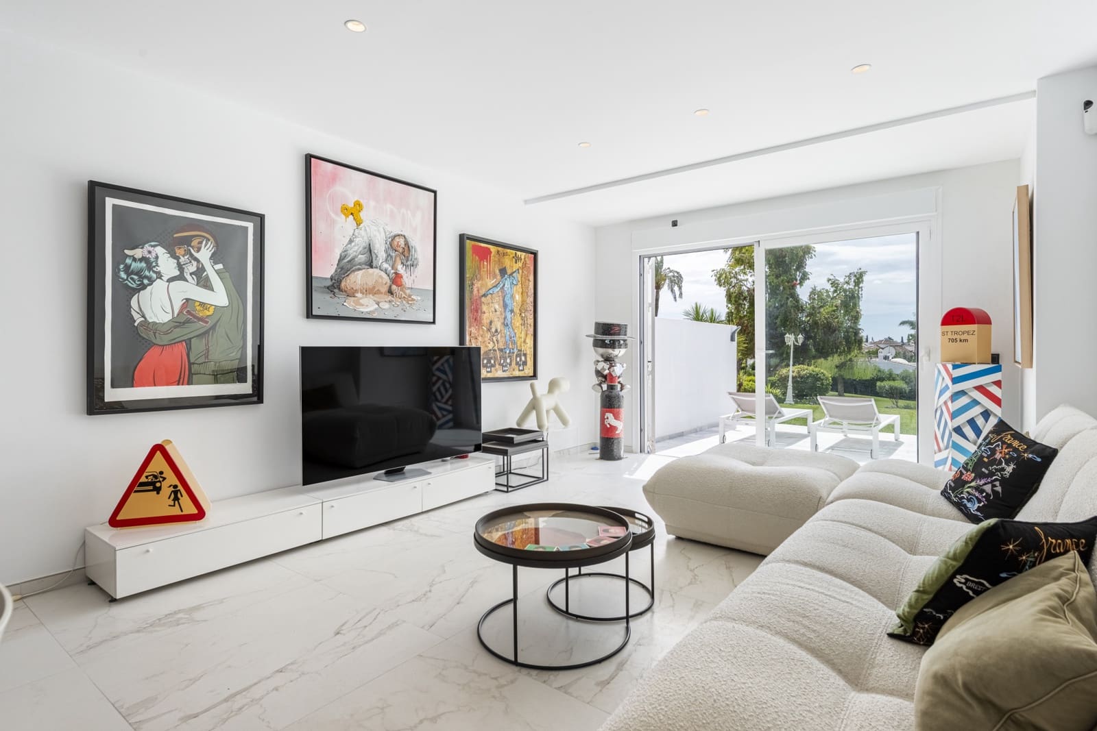 2 bedroom Apartment for sale in Marbella with pool garage - € 645,000 (Ref: 8957030)