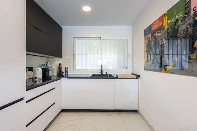 2 Zimmer Apartment zu verkaufen in Marbella mit Pool Garage - 645.000 € (Ref: 8957030)