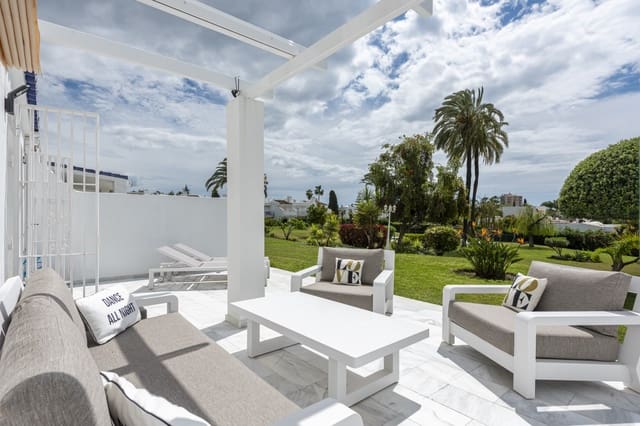 2 Zimmer Apartment zu verkaufen in Marbella mit Pool Garage - 645.000 € (Ref: 8957030)