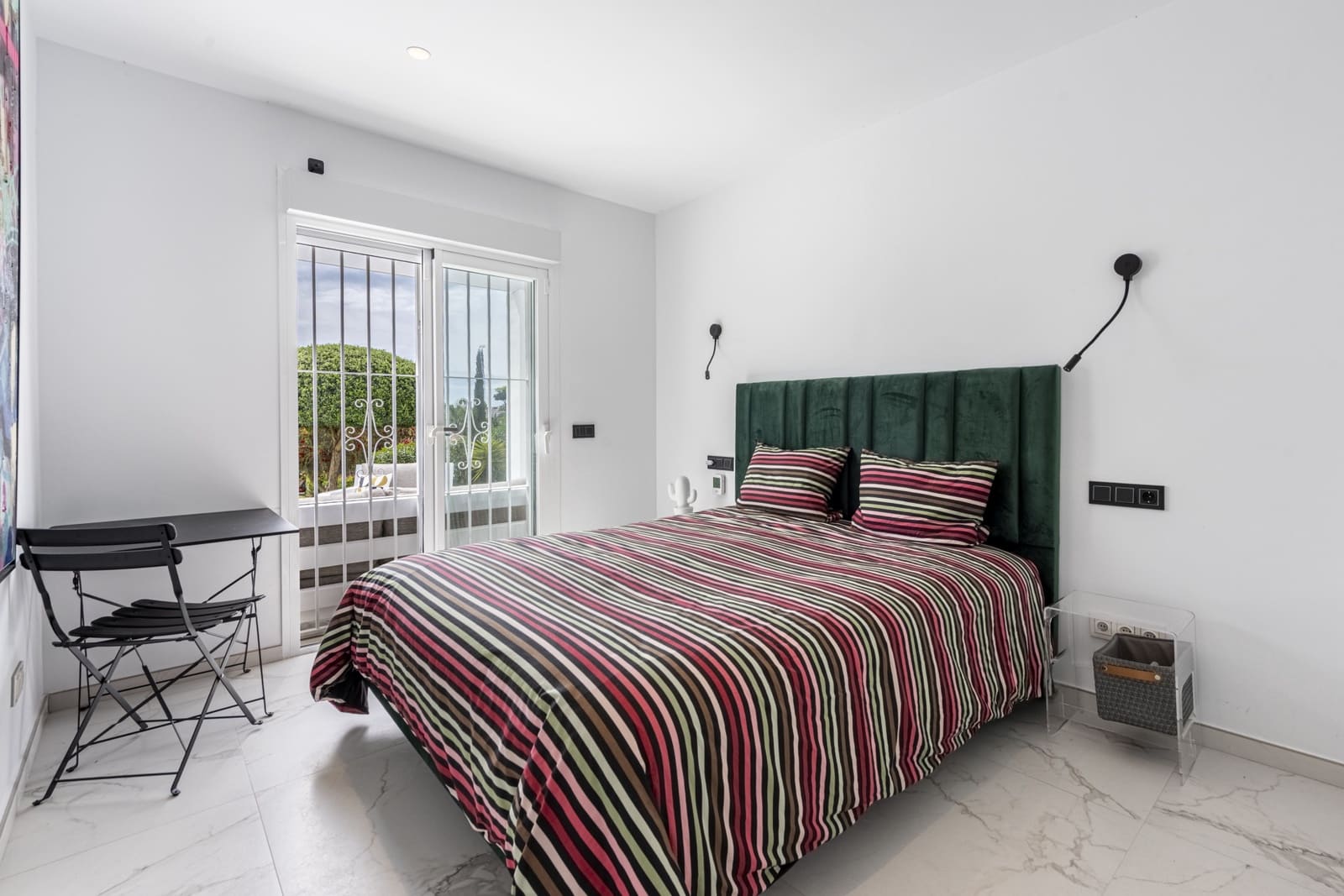2 soveværelse Lejlighed til salg i Marbella med swimmingpool garage - € 645.000 (Ref: 8957030)