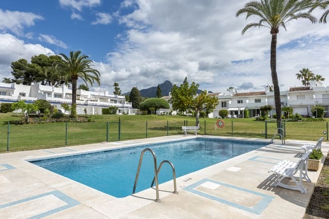 2 soveværelse Lejlighed til salg i Marbella med swimmingpool garage - € 645.000 (Ref: 8957030)