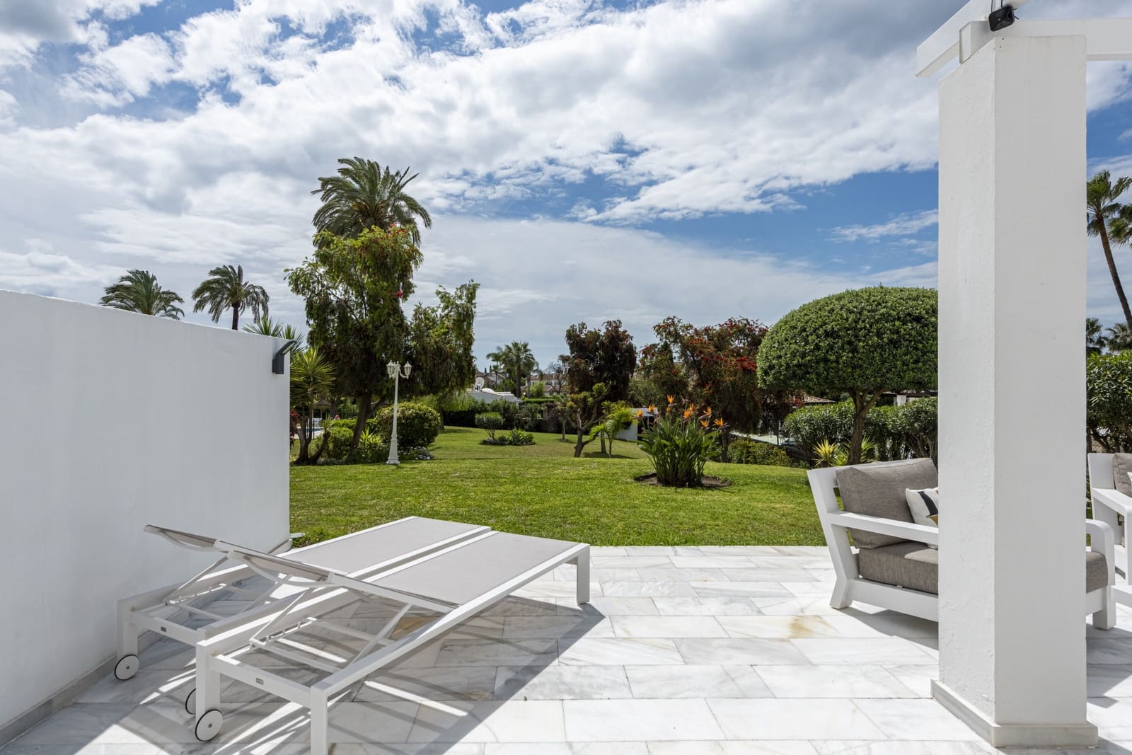 2 soveværelse Lejlighed til salg i Marbella med swimmingpool garage - € 645.000 (Ref: 8957030)