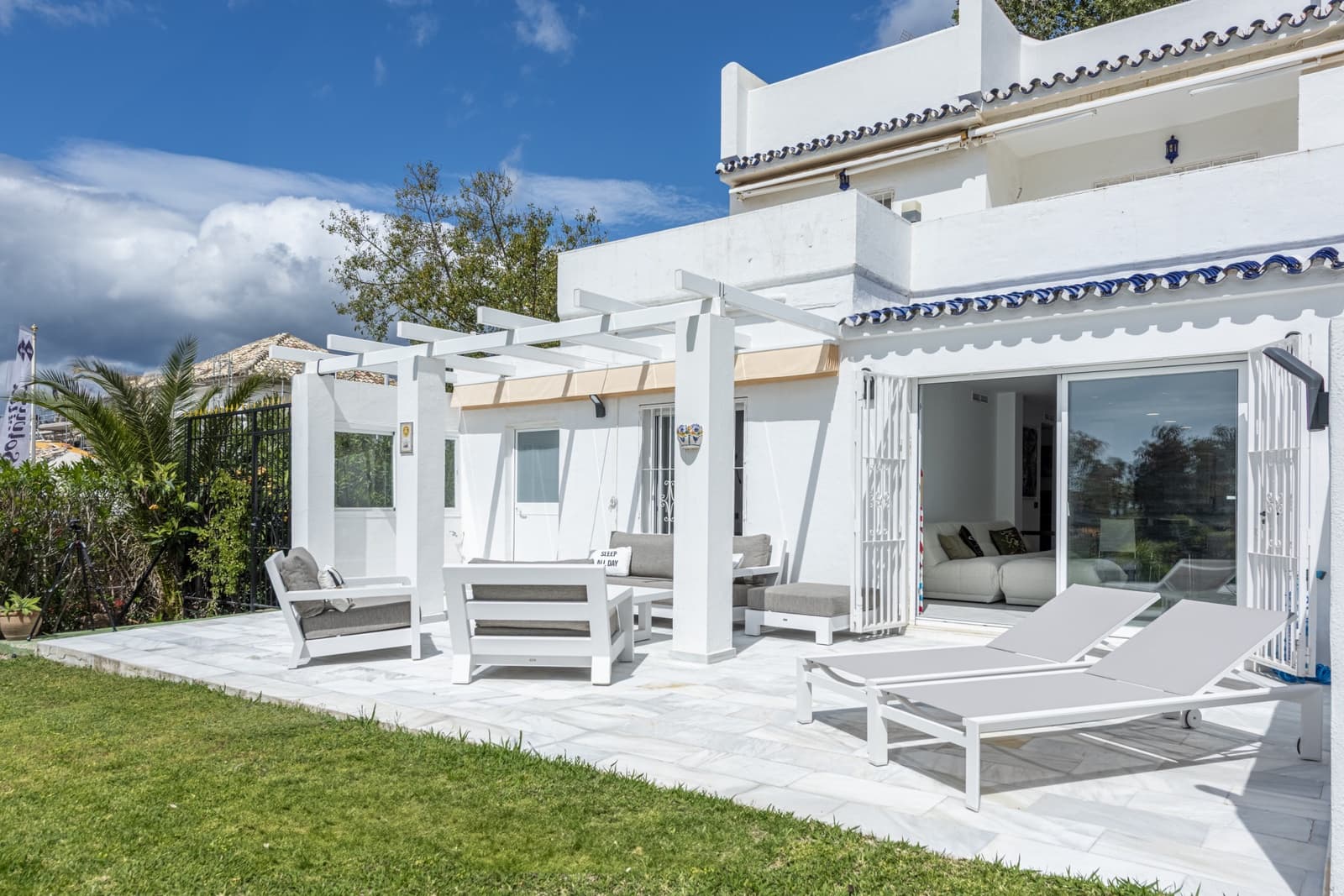 2 soveværelse Lejlighed til salg i Marbella med swimmingpool garage - € 645.000 (Ref: 8957030)