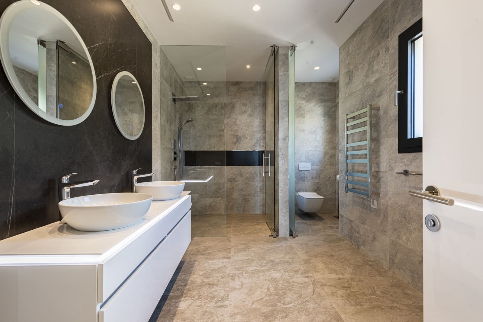 6 bedroom Villa for sale in Marbella with pool garage - € 10,450,000 (Ref: 8968176)