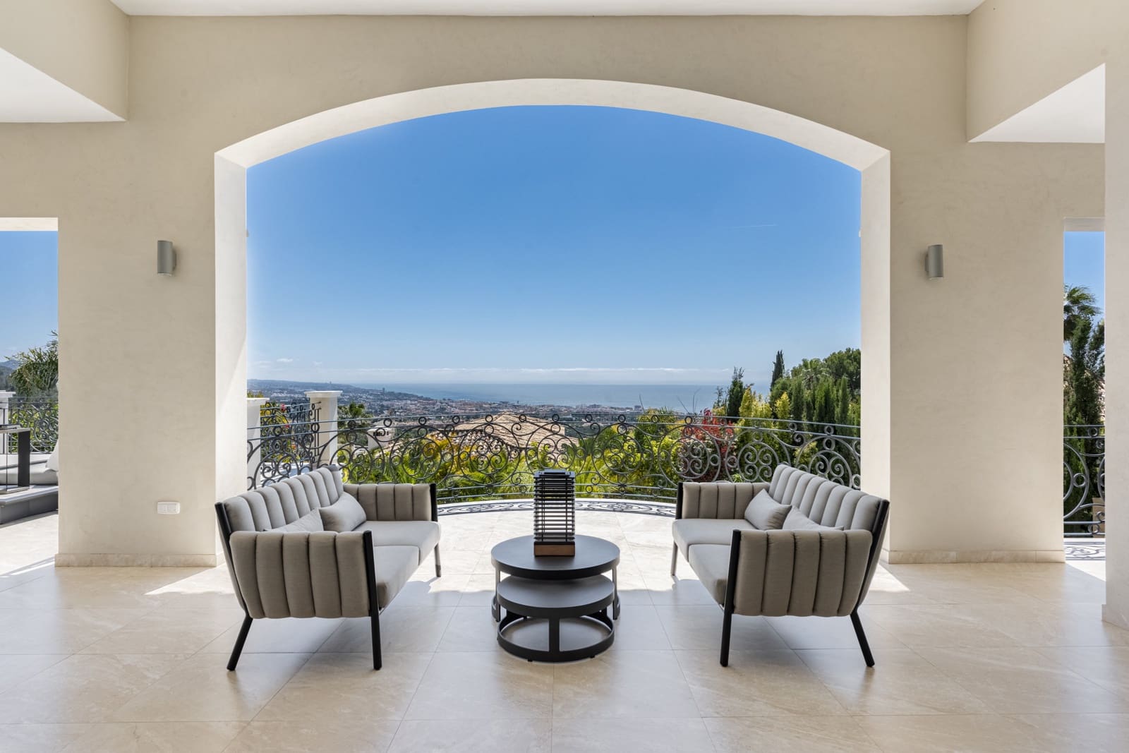 6 bedroom Villa for sale in Marbella with pool garage - € 10,450,000 (Ref: 8968176)