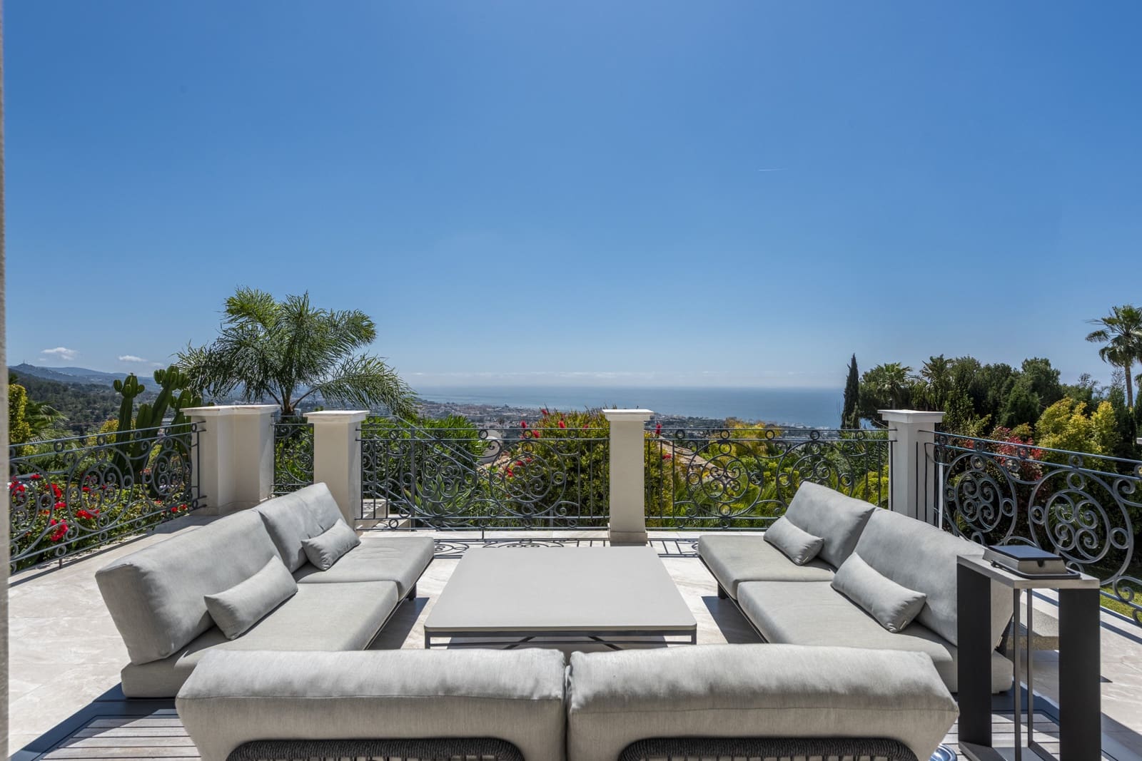 6 bedroom Villa for sale in Marbella with pool garage - € 10,450,000 (Ref: 8968176)