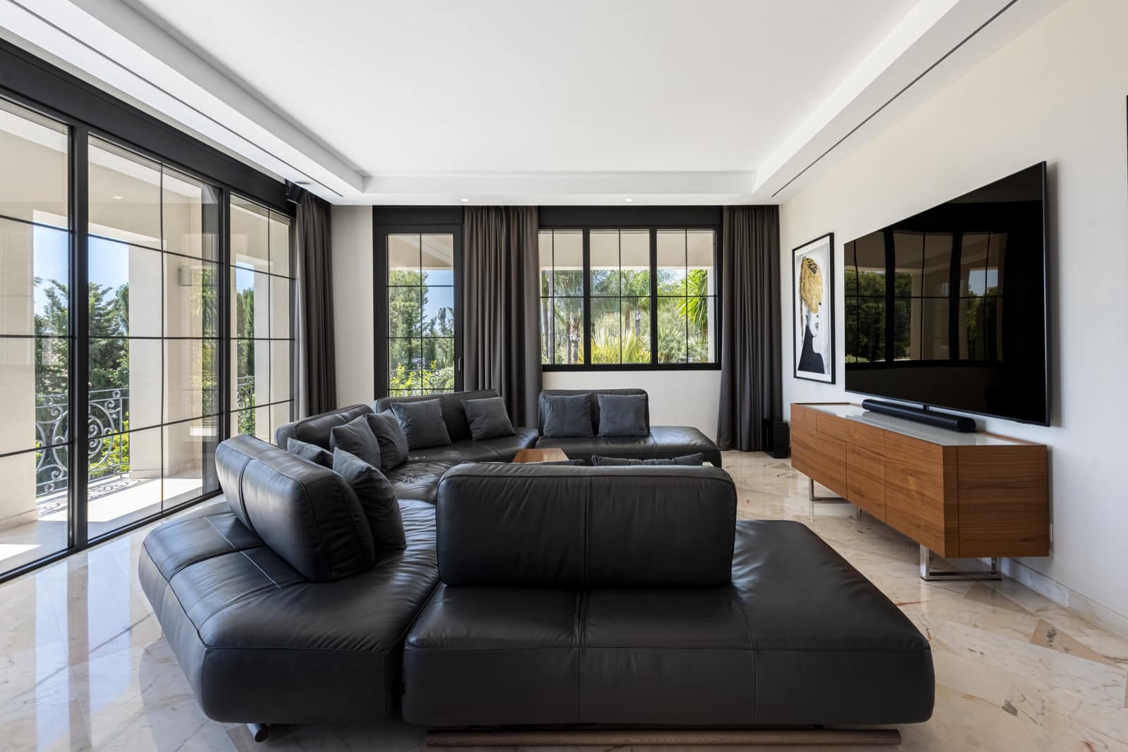 6 bedroom Villa for sale in Marbella with pool garage - € 10,450,000 (Ref: 8968176)