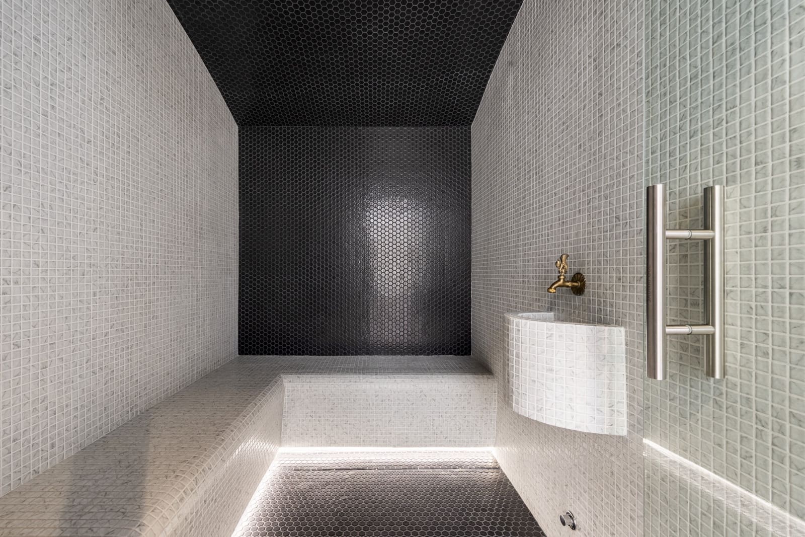 6 bedroom Villa for sale in Marbella with pool garage - € 10,450,000 (Ref: 8968176)