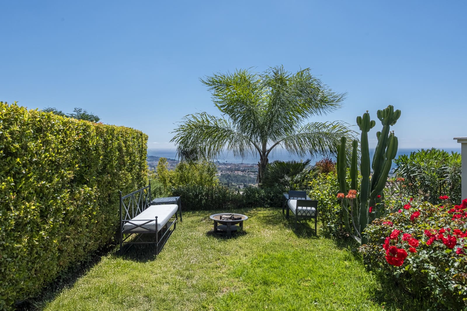 6 bedroom Villa for sale in Marbella with pool garage - € 10,450,000 (Ref: 8968176)