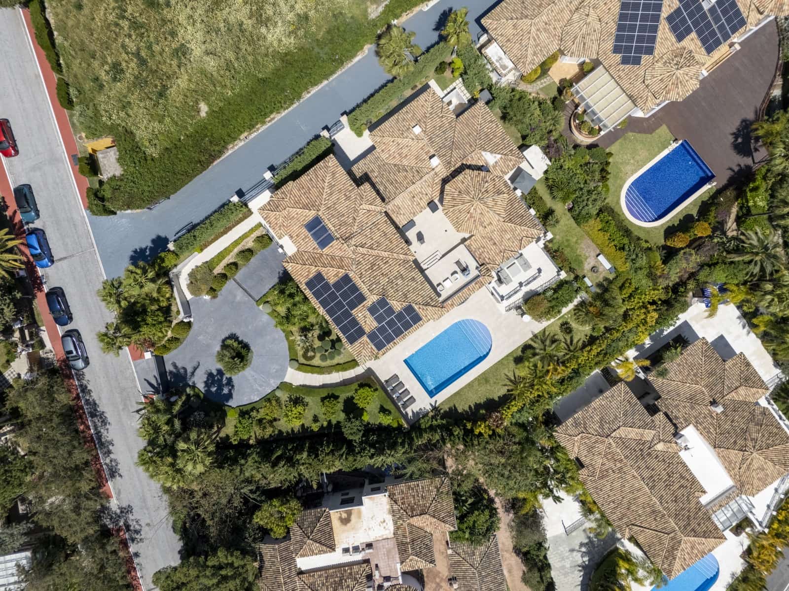 6 bedroom Villa for sale in Marbella with pool garage - € 10,450,000 (Ref: 8968176)