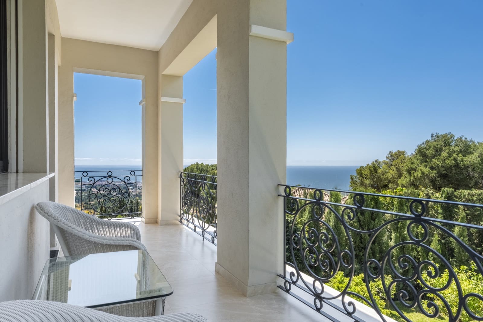 6 bedroom Villa for sale in Marbella with pool garage - € 10,450,000 (Ref: 8968176)