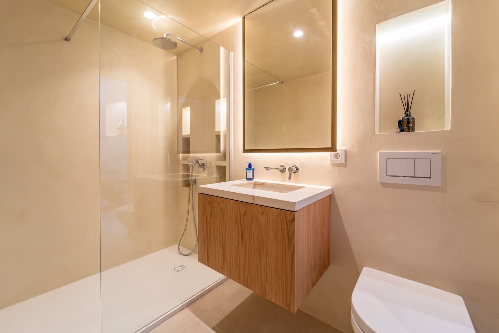 3 bedroom Townhouse for sale in Marbella with pool garage - € 1,495,000 (Ref: 8970288)