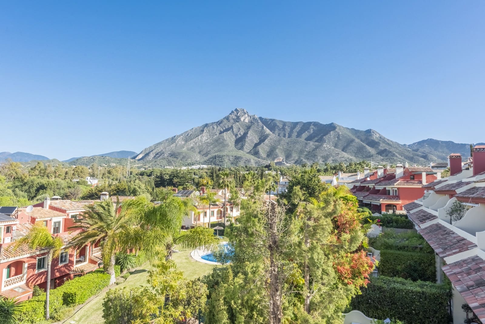 3 sovrum Hus till salu i Marbella med pool garage - 1 495 000 € (Ref: 8970288)
