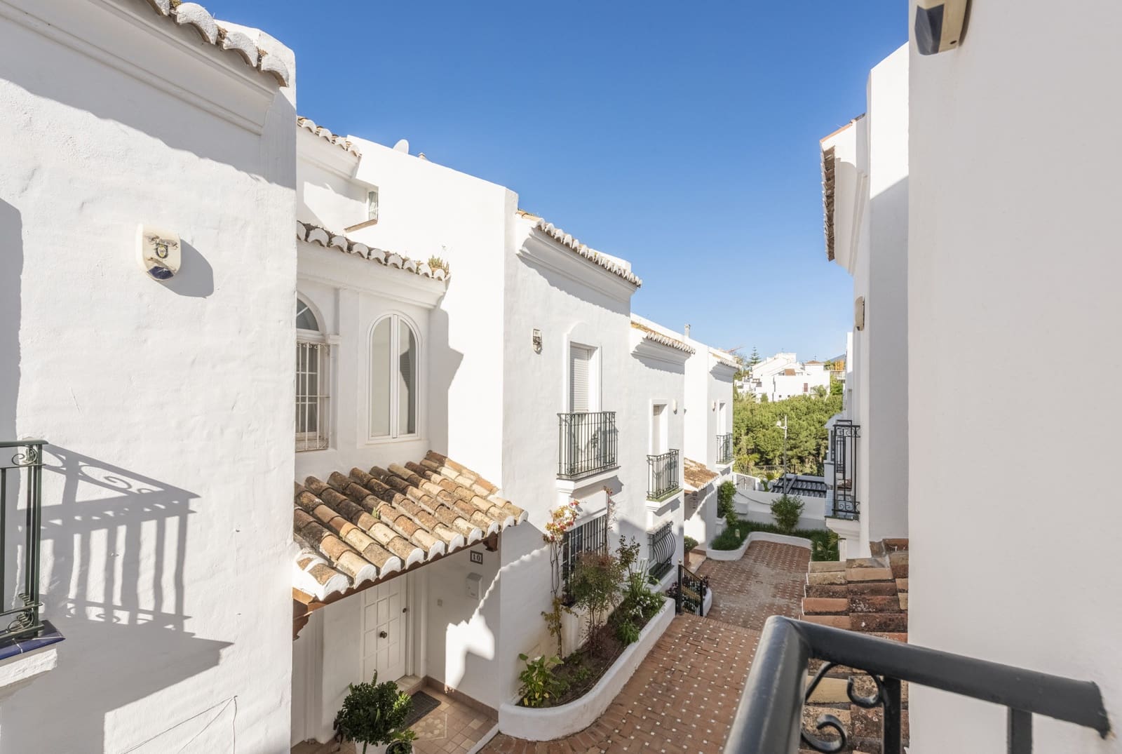 3 sovrum Hus till salu i Marbella med pool garage - 1 495 000 € (Ref: 8970288)
