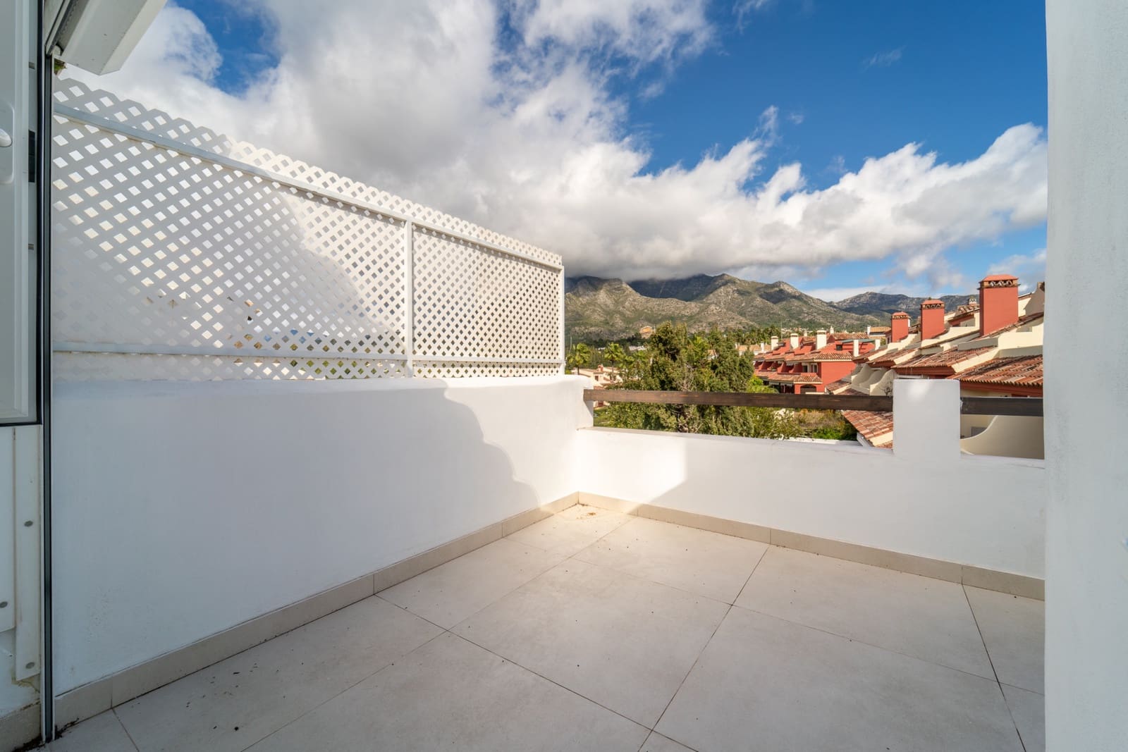 3 sovrum Hus till salu i Marbella med pool garage - 1 495 000 € (Ref: 8970288)