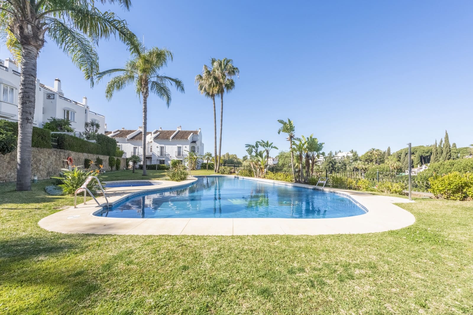 3 sovrum Hus till salu i Marbella med pool garage - 1 495 000 € (Ref: 8970288)