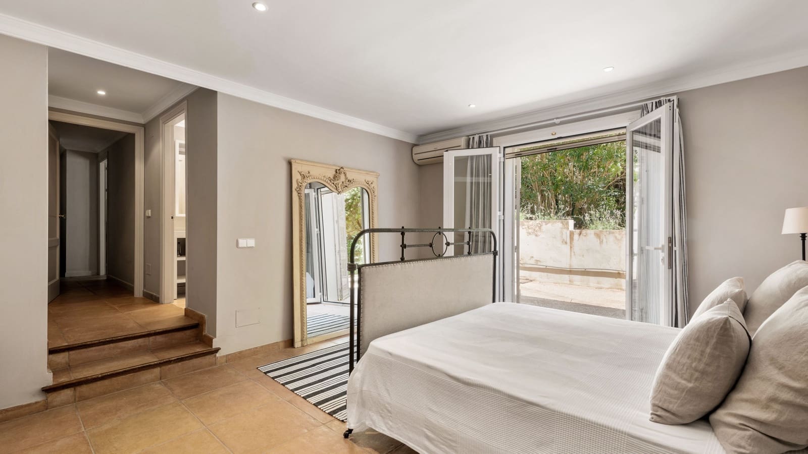 5 soveværelse Villa til leje i Benahavis med swimmingpool garage - € 15.000 (Ref: 8977695)