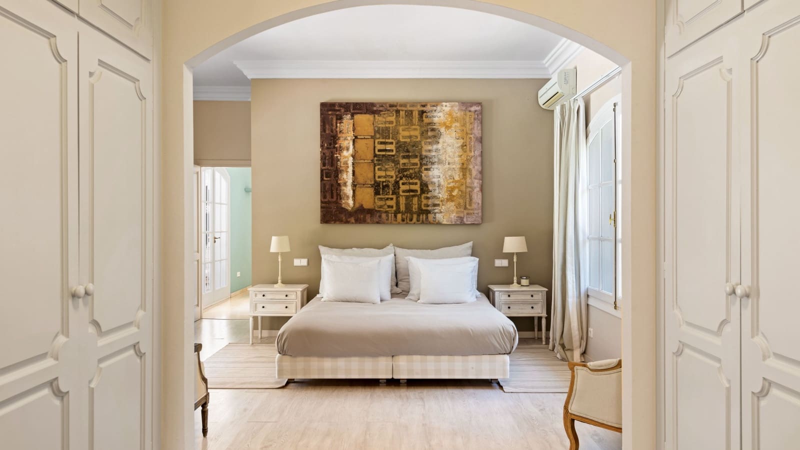 5 bedroom Villa for holiday rental in Benahavis with pool garage - € 14,000 (Ref: 8977696)