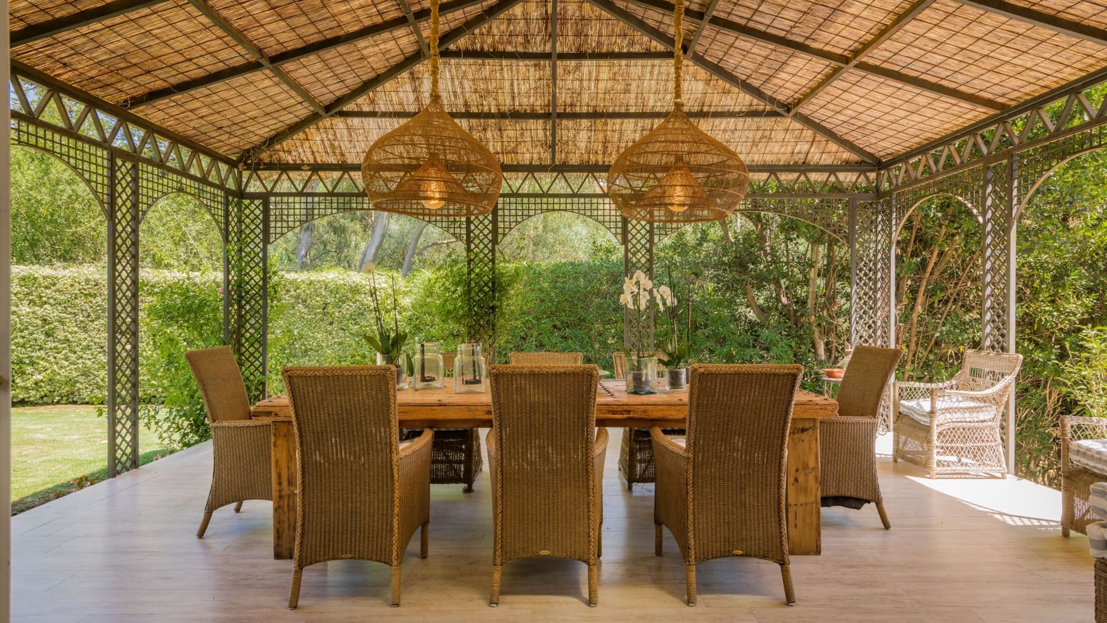 5 bedroom Villa for holiday rental in Benahavis with pool garage - € 14,000 (Ref: 8977696)