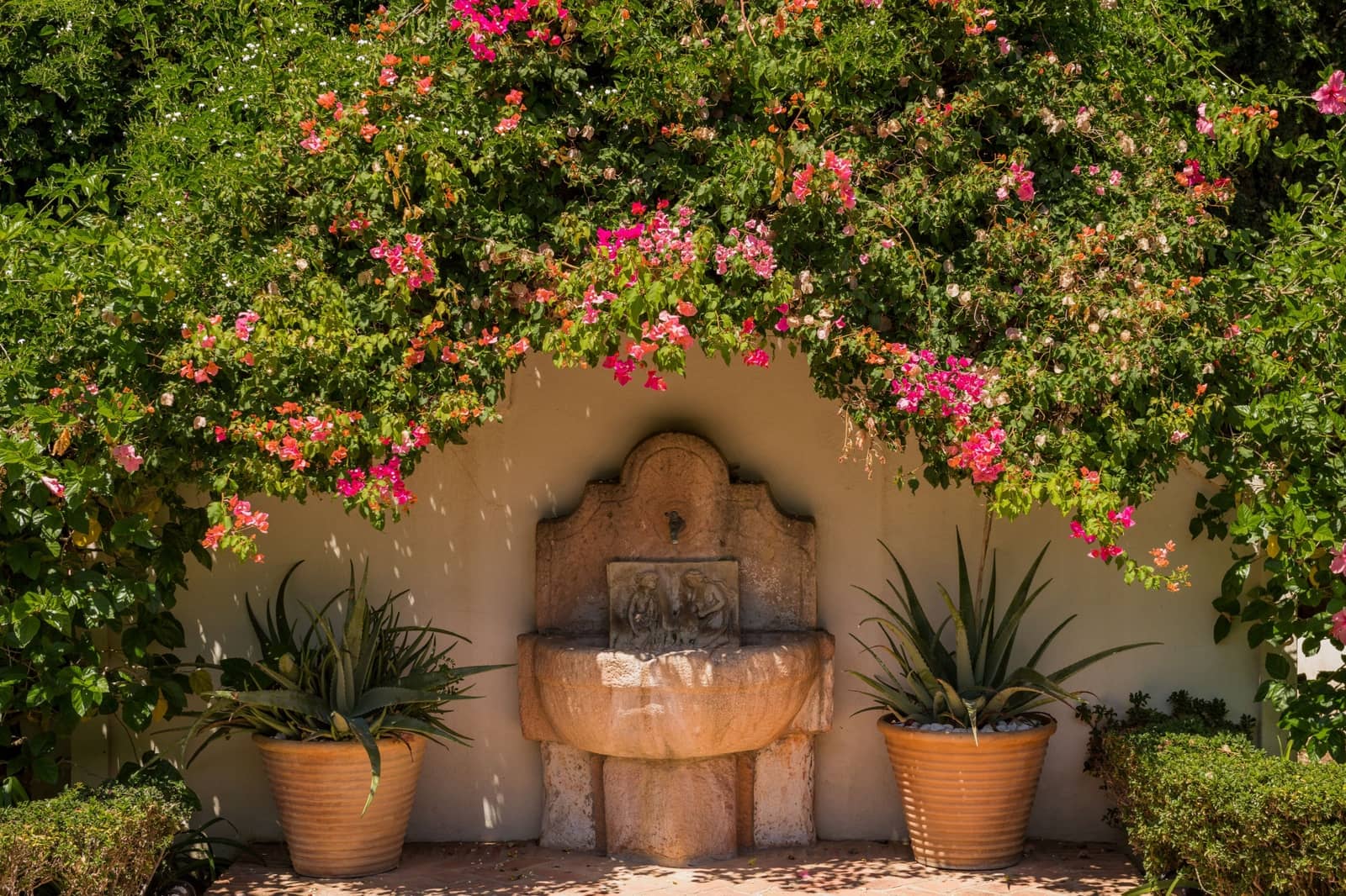 5 bedroom Villa for holiday rental in Benahavis with pool garage - € 14,000 (Ref: 8977696)