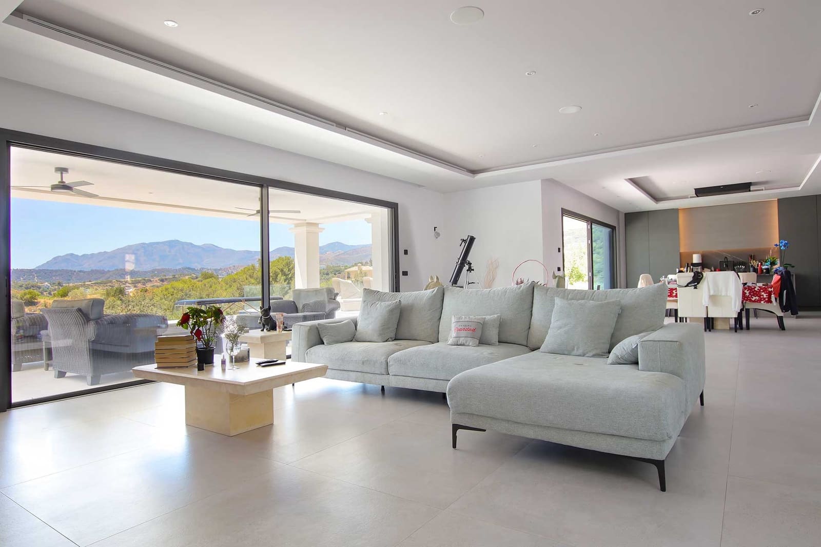 6 slaapkamer Villa te huur in Benahavis met zwembad garage - € 25.000 (Ref: 8981471)