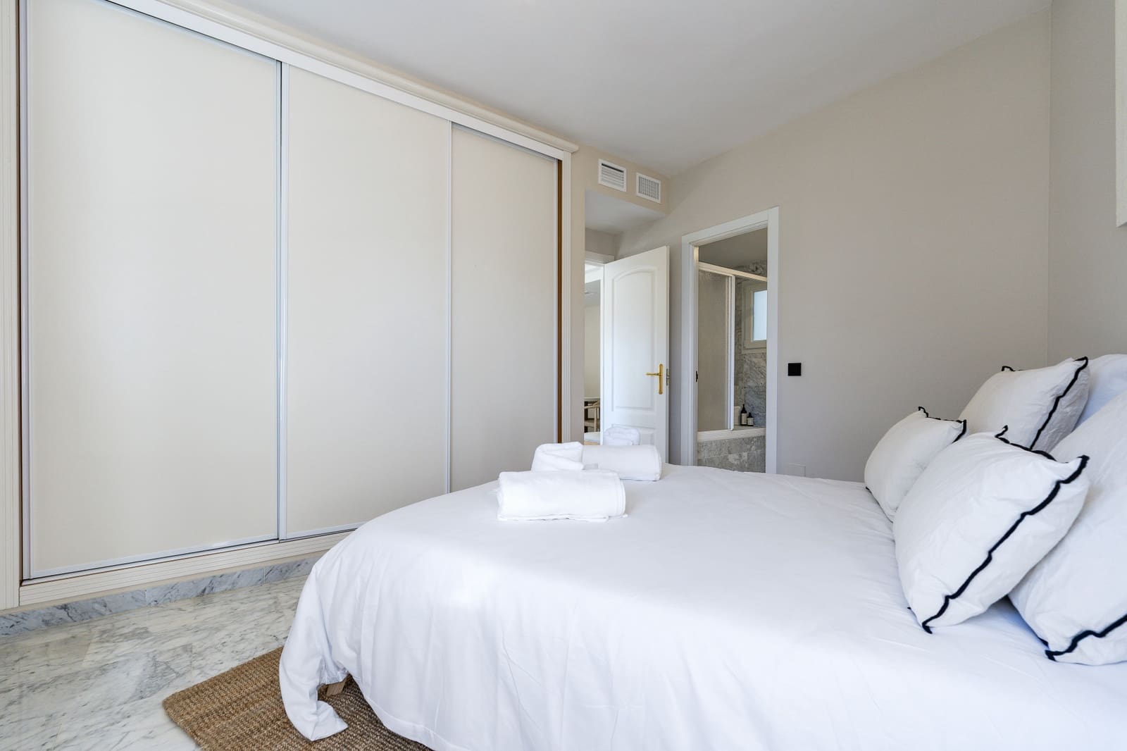 4 makuuhuone Huoneisto vuokrattavana paikassa Marbella mukana uima-altaan 
autotalli - 7 500 € (Ref: 8981472)