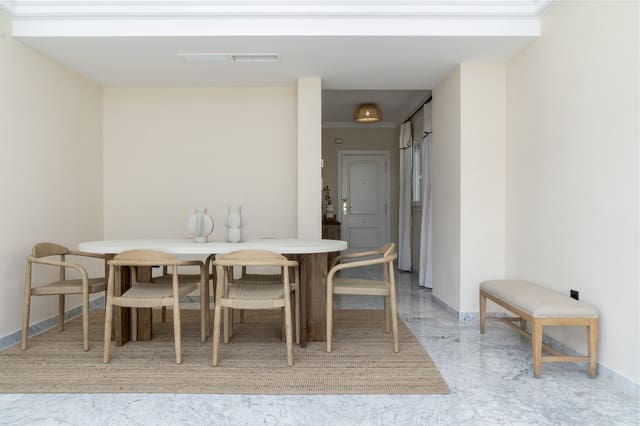 4 bedroom Apartment for rent in Marbella with pool garage - € 7,500 (Ref: 8981472)