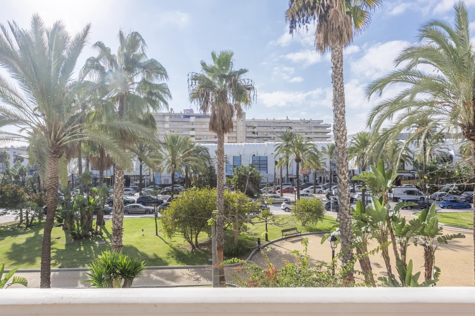 4 makuuhuone Huoneisto vuokrattavana paikassa Marbella mukana uima-altaan 
autotalli - 7 500 € (Ref: 8981472)