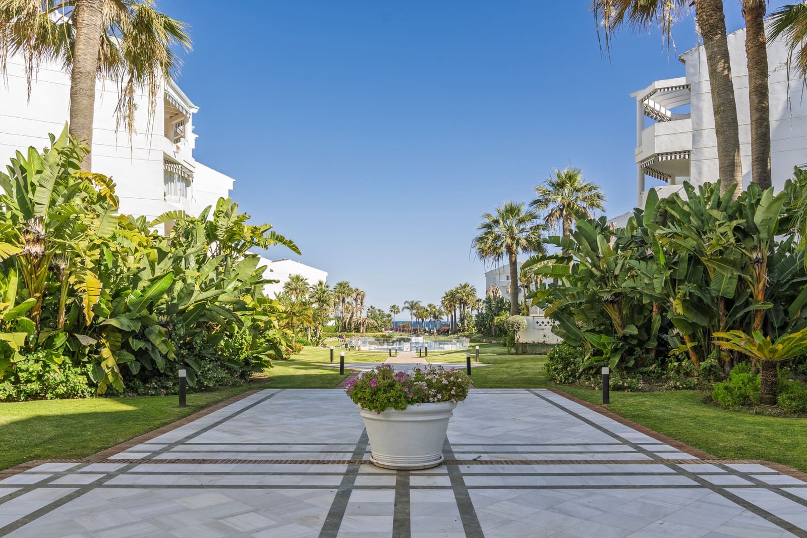 4 makuuhuone Huoneisto vuokrattavana paikassa Marbella mukana uima-altaan 
autotalli - 7 500 € (Ref: 8981472)