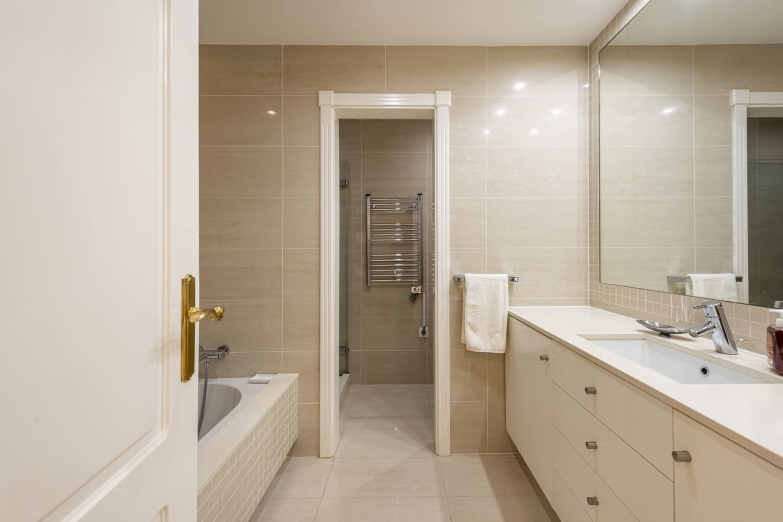 3 Zimmer Ferienapartment in Marbella mit Pool Garage - 8.400 € (Ref: 8981807)