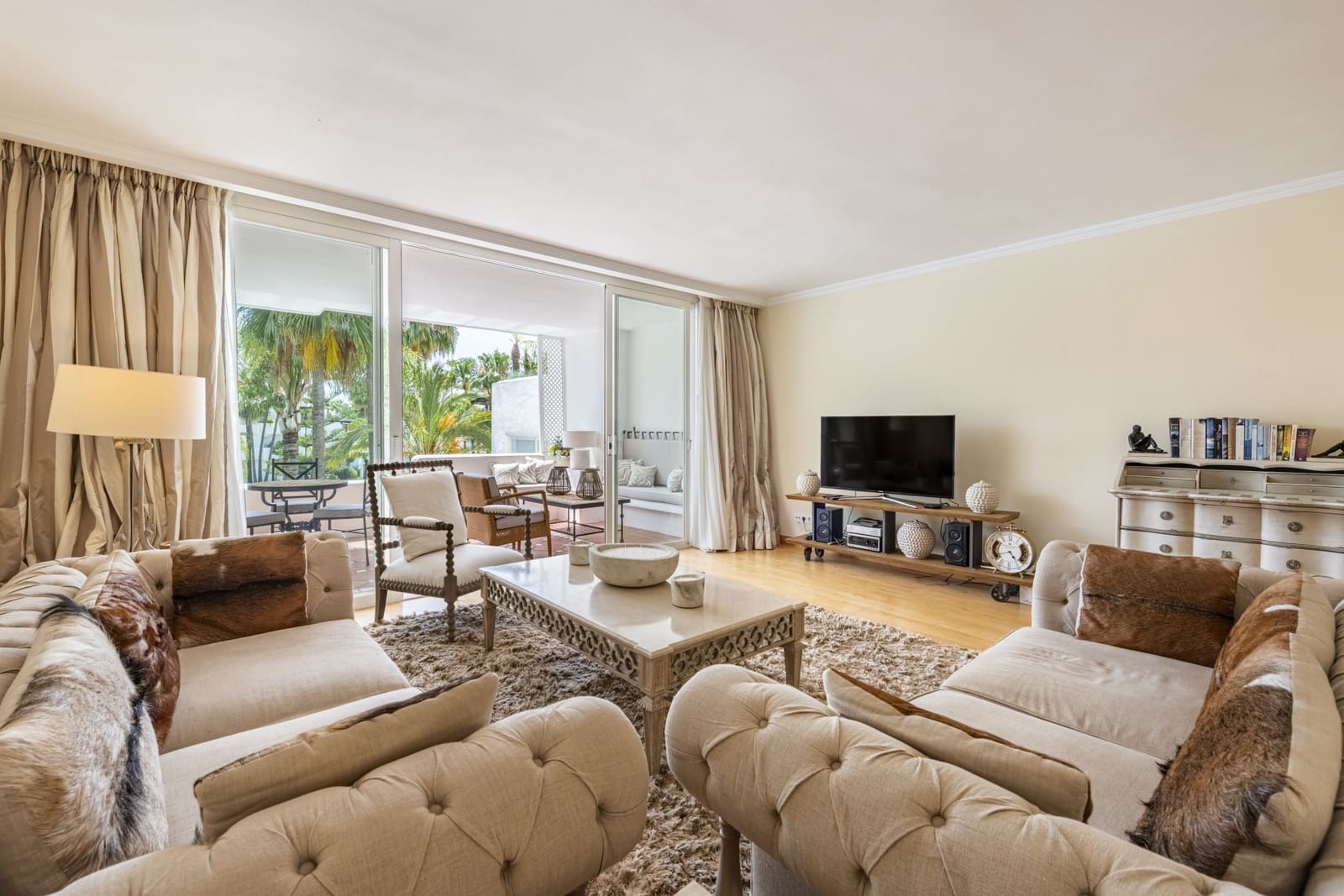 3 Zimmer Ferienapartment in Marbella mit Pool Garage - 8.400 € (Ref: 8981807)