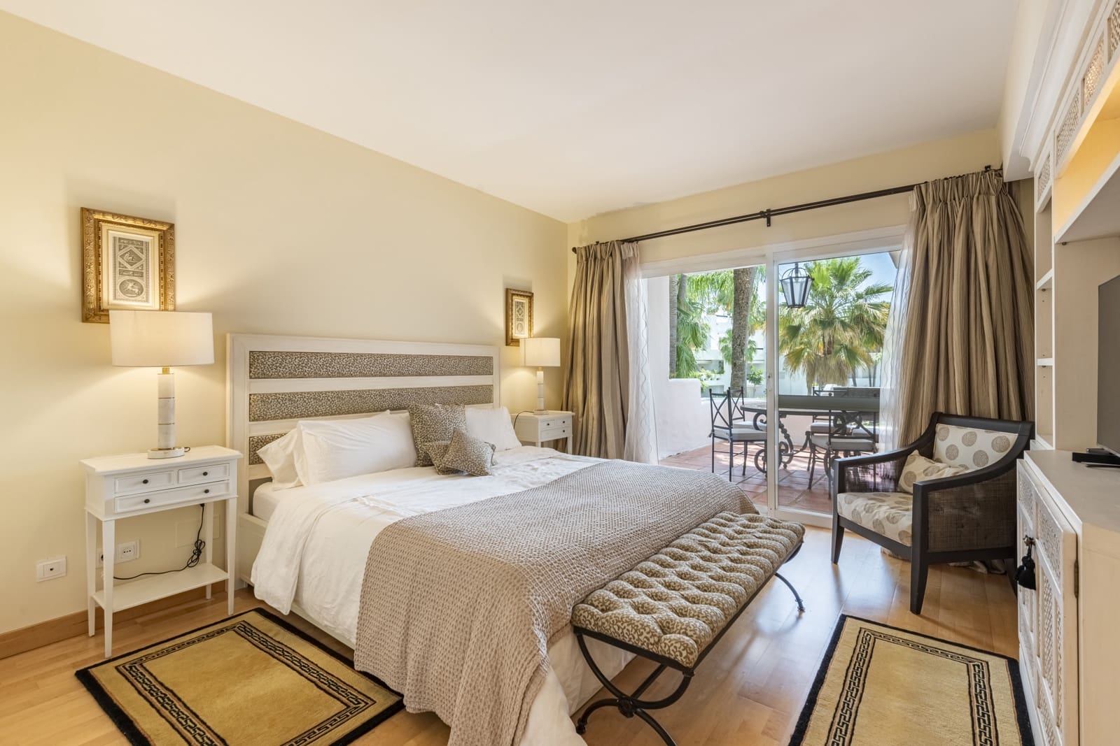 3 Zimmer Ferienapartment in Marbella mit Pool Garage - 8.400 € (Ref: 8981807)