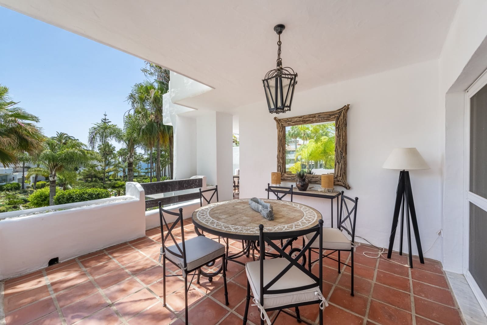 3 Zimmer Ferienapartment in Marbella mit Pool Garage - 8.400 € (Ref: 8981807)