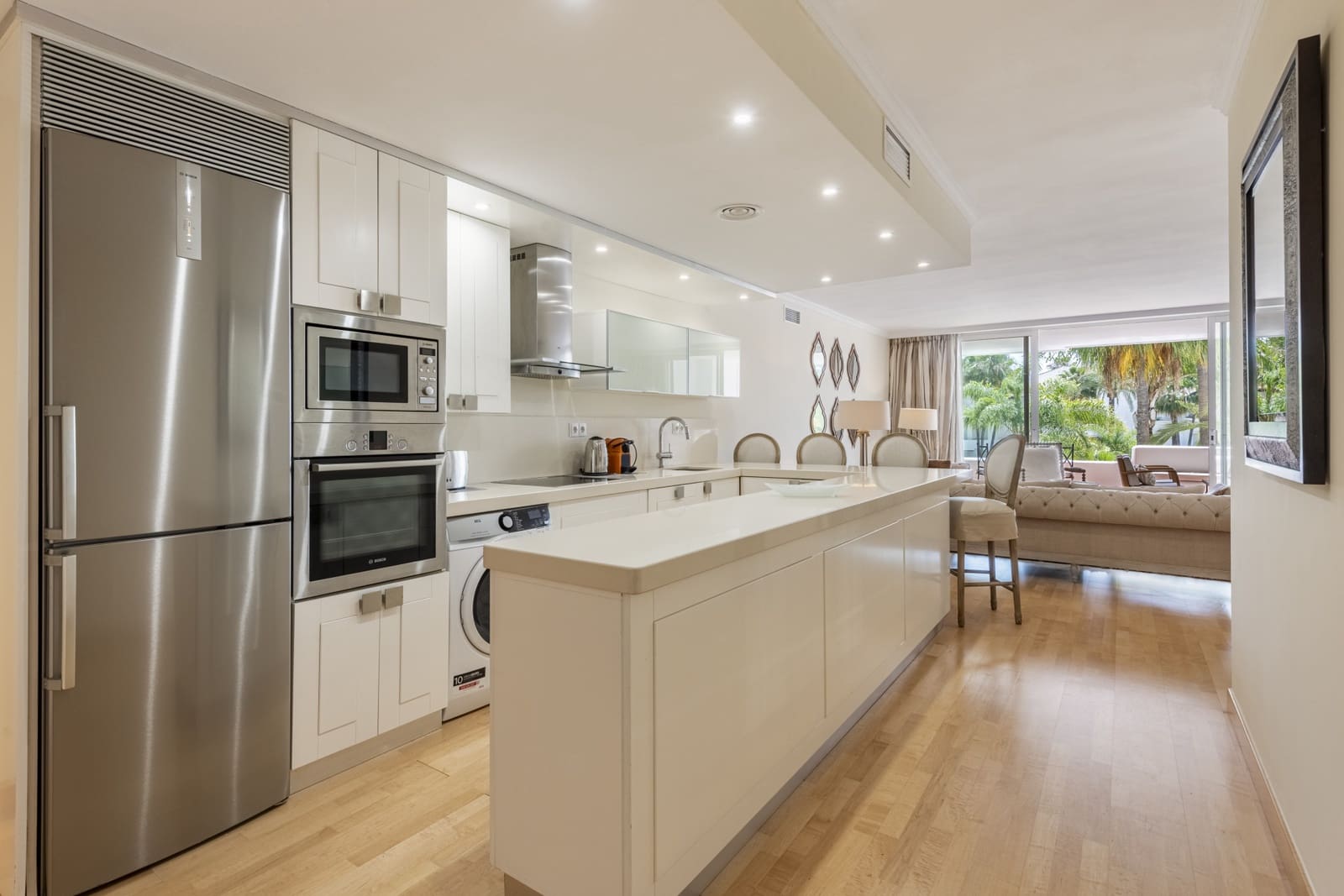 Appartement de 3 chambres de location de vacances à Marbella avec piscine garage - 9 100 € (Ref: 8981807)