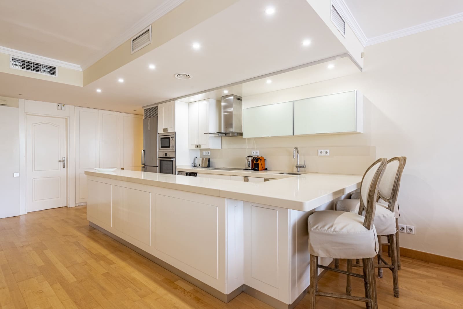 Appartement de 3 chambres de location de vacances à Marbella avec piscine garage - 9 100 € (Ref: 8981807)