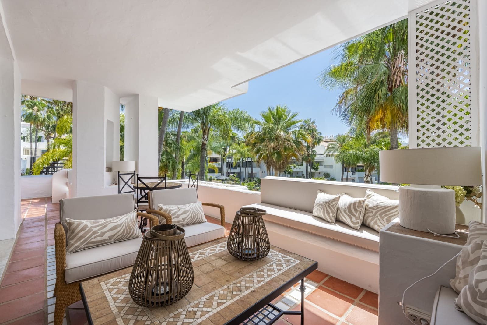 Appartement de 3 chambres de location de vacances à Marbella avec piscine garage - 9 100 € (Ref: 8981807)