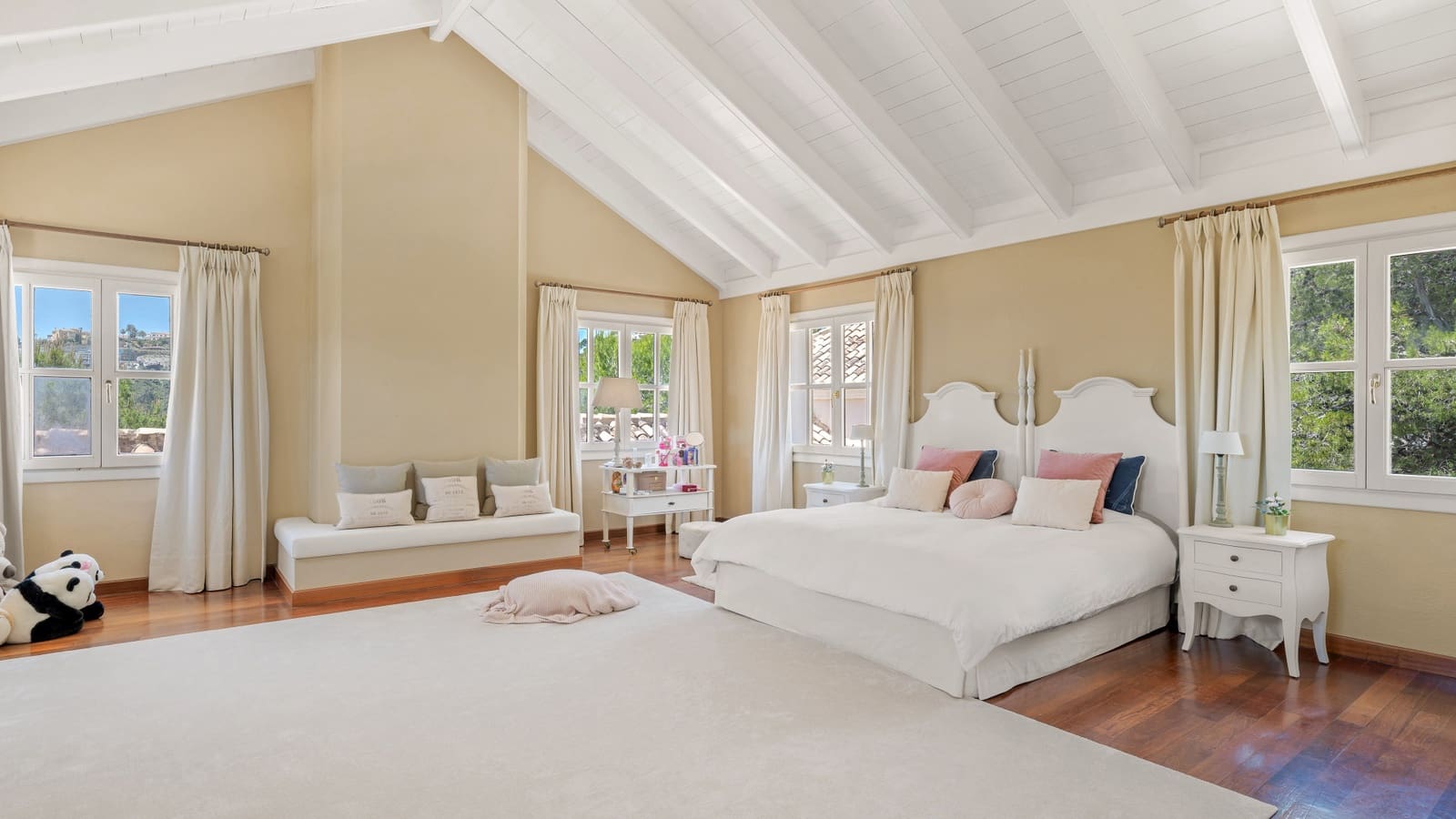 8 bedroom Villa for sale in El Madronal with pool garage - € 9,950,000 (Ref: 8999401)