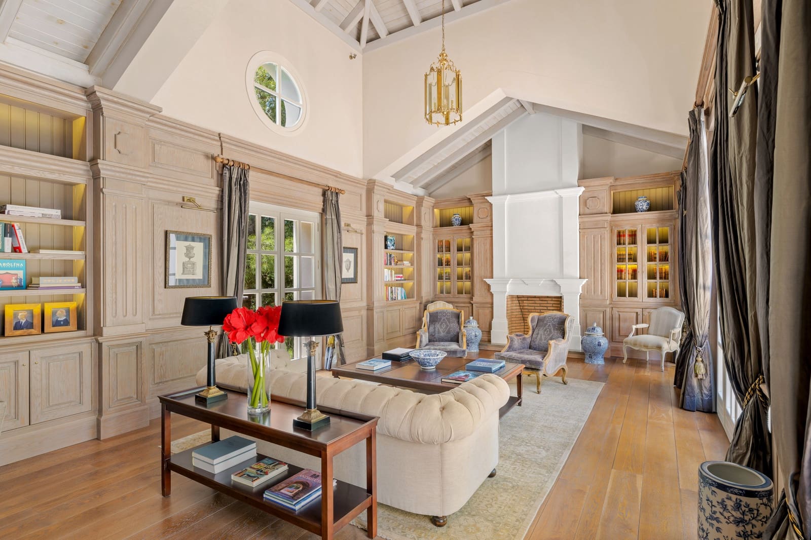 8 bedroom Villa for sale in El Madronal with pool garage - € 9,950,000 (Ref: 8999401)