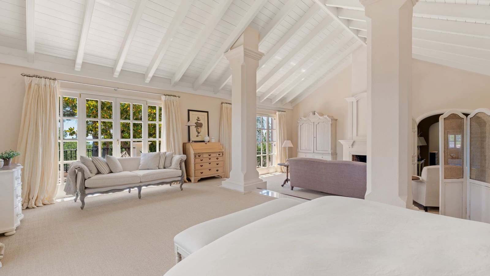 8 bedroom Villa for sale in El Madronal with pool garage - € 9,950,000 (Ref: 8999401)