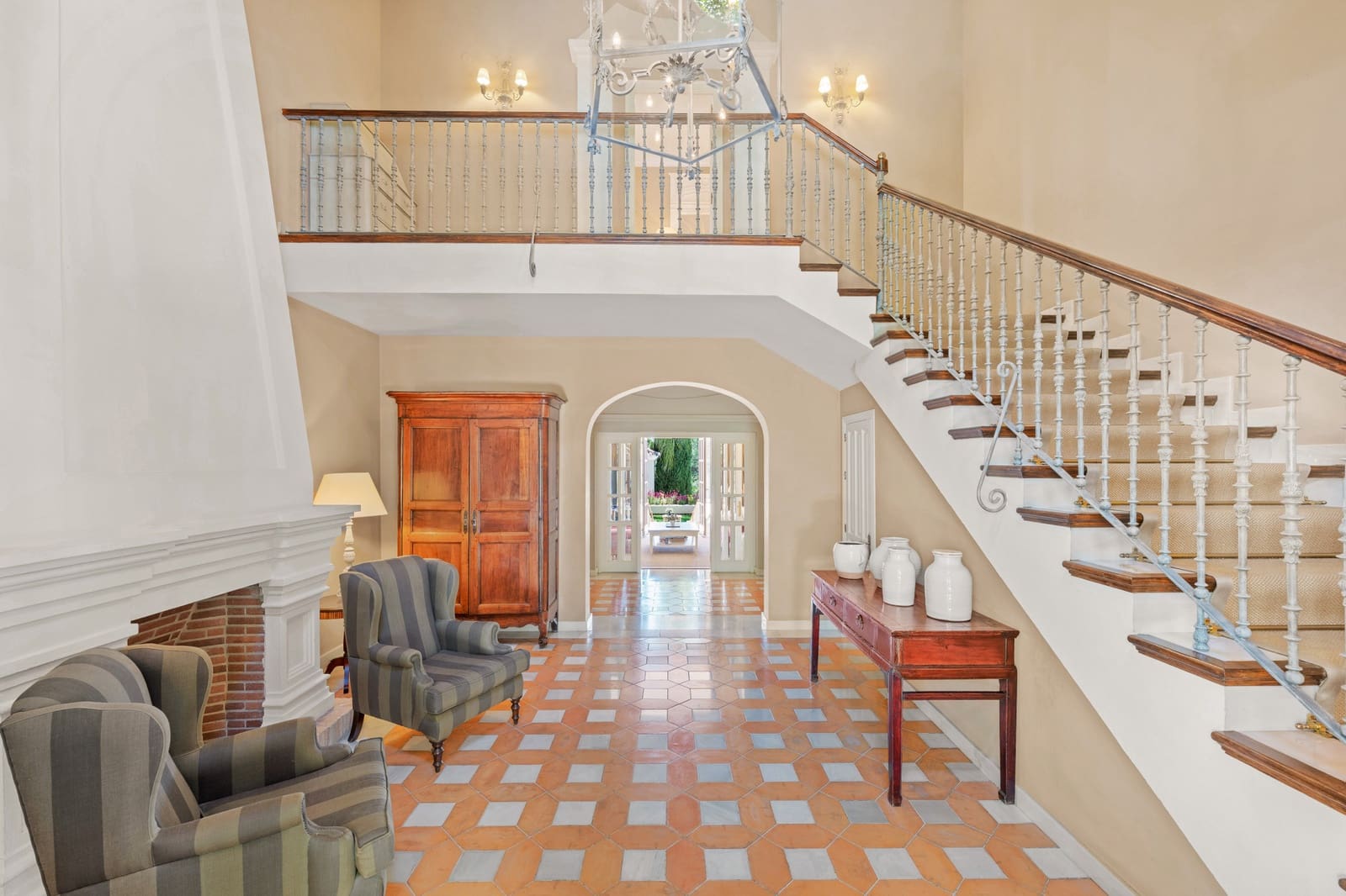 8 bedroom Villa for sale in El Madronal with pool garage - € 9,950,000 (Ref: 8999401)