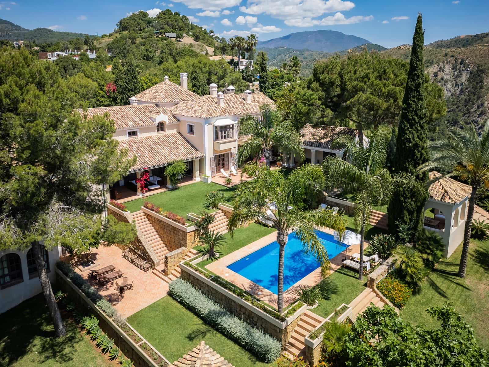 8 bedroom Villa for sale in El Madronal with pool garage - € 9,950,000 (Ref: 8999401)