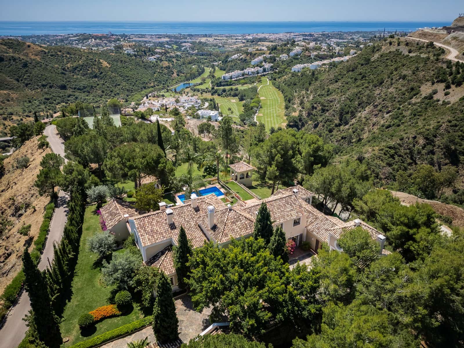 8 bedroom Villa for sale in El Madronal with pool garage - € 9,950,000 (Ref: 8999401)
