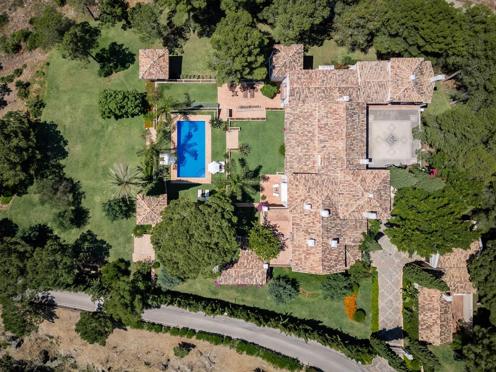 8 bedroom Villa for sale in El Madronal with pool garage - € 9,950,000 (Ref: 8999401)