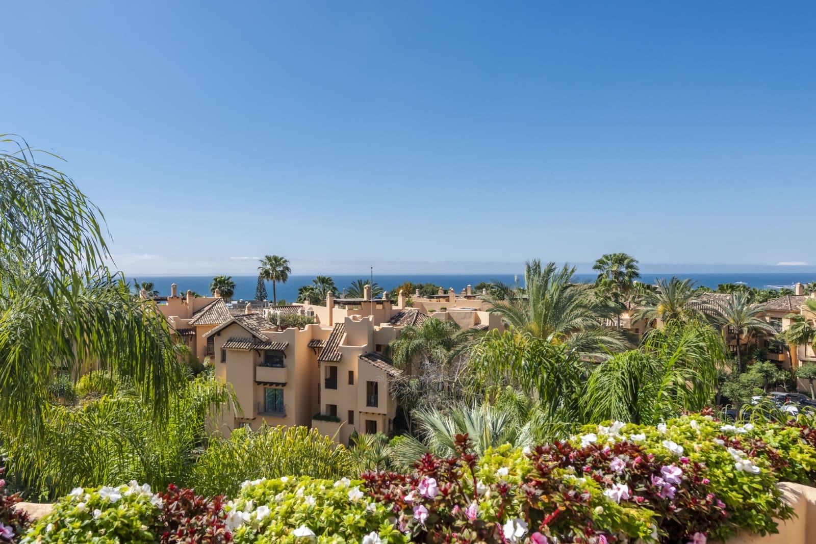 2 slaapkamer Penthouse te koop in Marbella met zwembad garage - € 2.095.000 (Ref: 8999402)